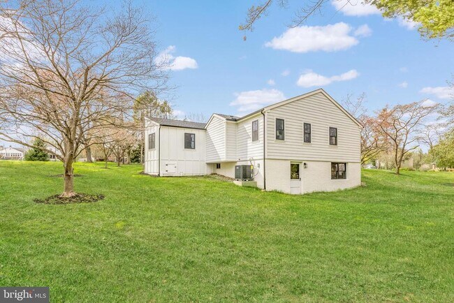 Building Photo - 605 Bowers Ln