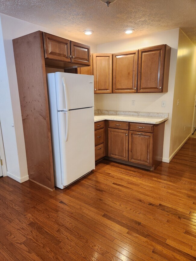 Foto del edificio - 28 Holler Rd