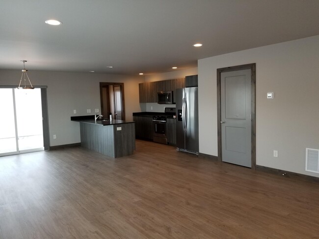 Building Photo - 1098 Rosa Way