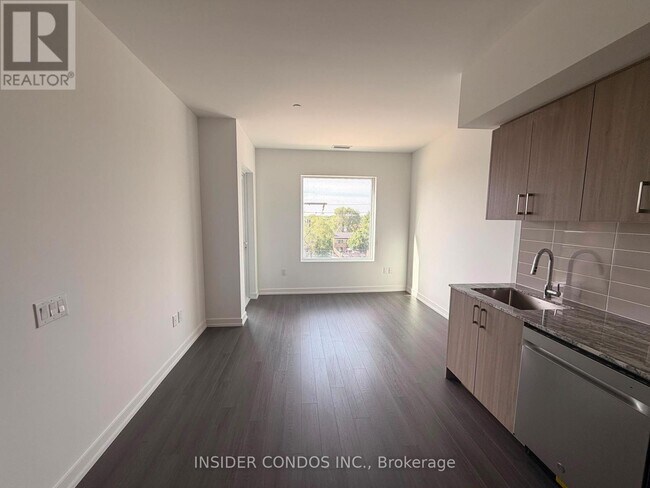 Building Photo - 4010 Eglinton Ave W