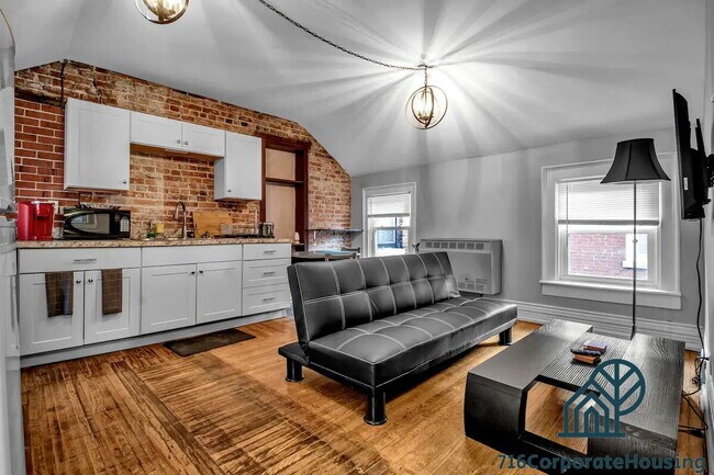 Foto del edificio - Furnished 1-Bedroom Upper Apartment on Prospect Ave