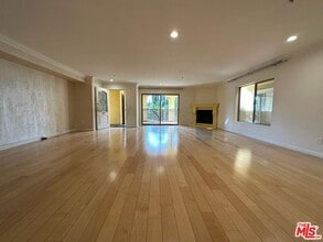 Building Photo - 2435 Florencita Dr W