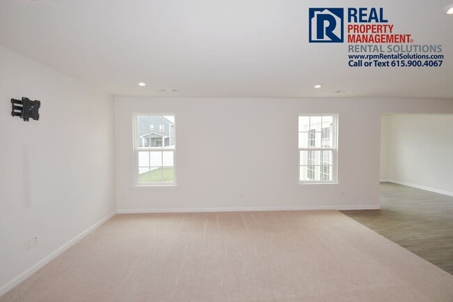 Building Photo - Gorgeous home in Three Rivers Community! N...