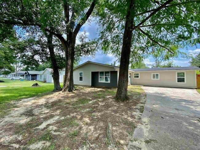 Building Photo - 2495 Hayes Lane