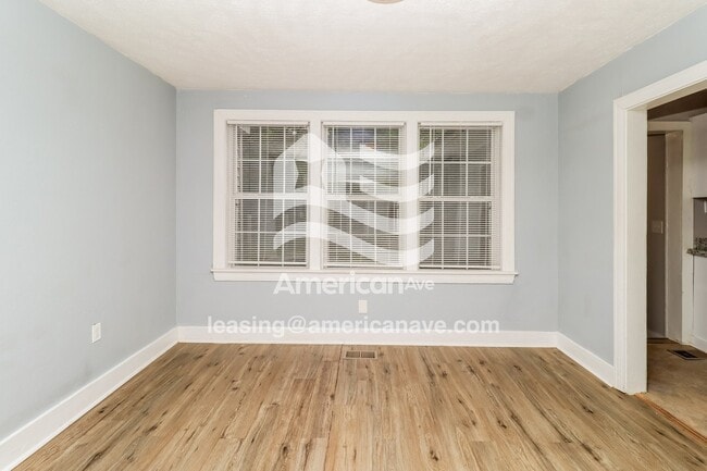 Foto del edificio - 335 E Ridgeway St