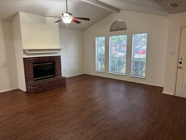 Building Photo - Nice 1 Story home in Crowley ISD