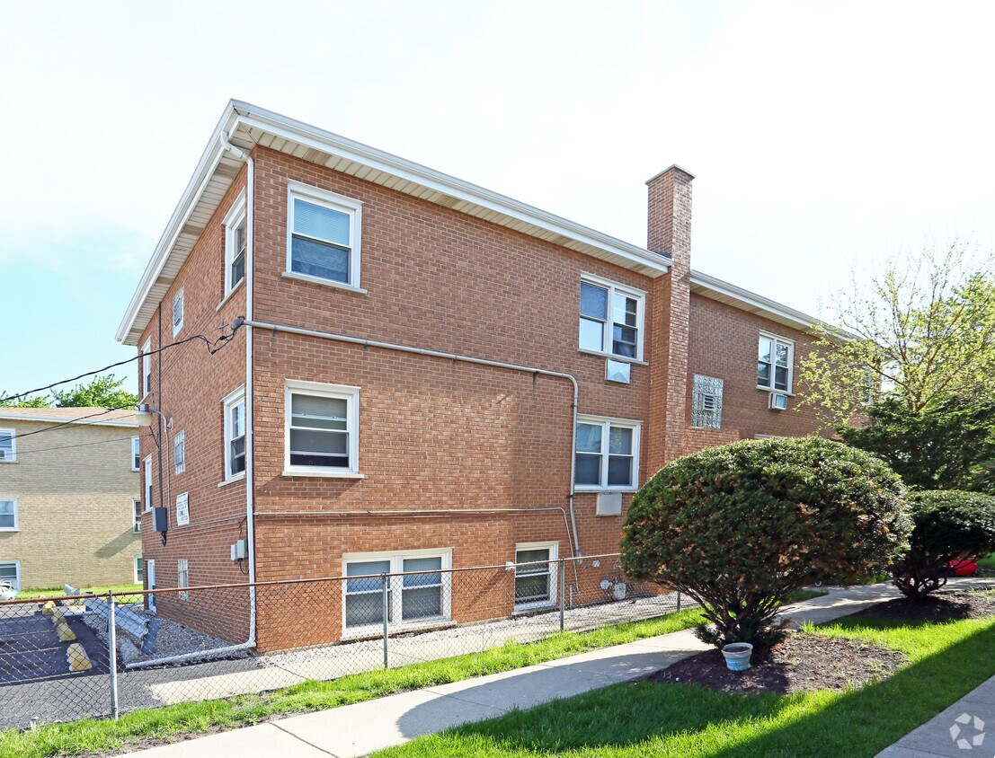 Building Photo - 614 S Iowa Ave