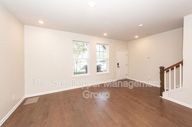 Foto del edificio - 139 Rowans Creek Dr
