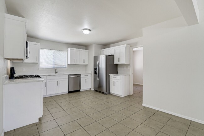 Foto del edificio - 3124 N Stanton St