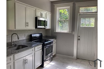 Building Photo - 5599 Ready Ave