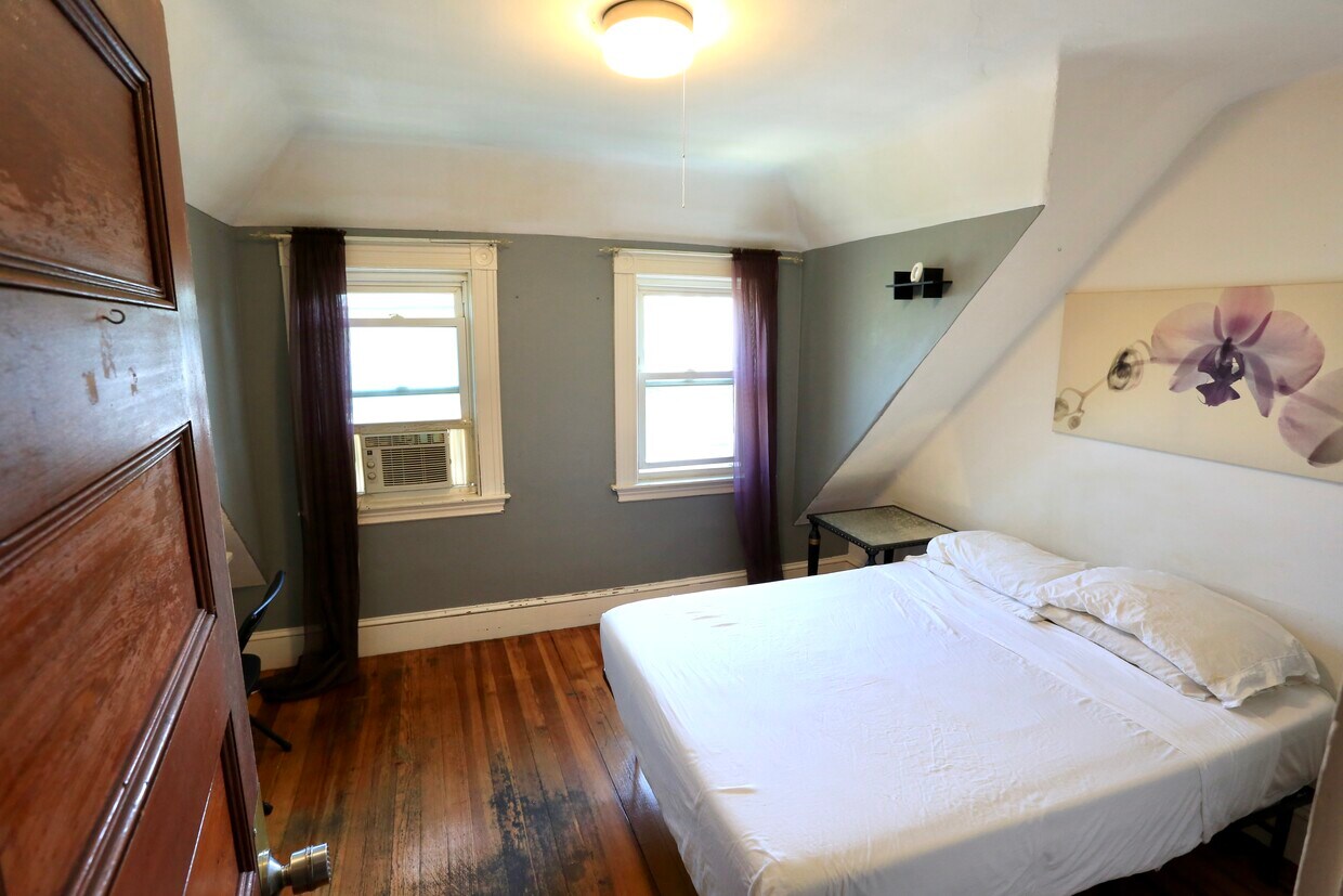 Foto principal - 124 Forest St