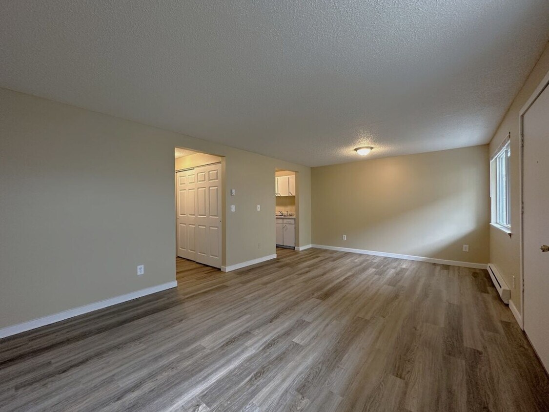 Building Photo - Tamarack#