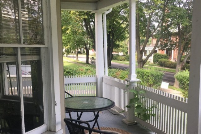 Building Photo - 24 E 4th St