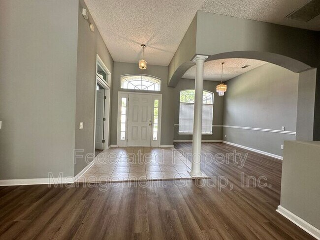 Foto del edificio - 620 Catherine Foster Ln