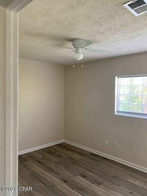 Foto del edificio - 1527 Grace Ave