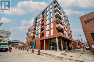 Building Photo - 10 James St