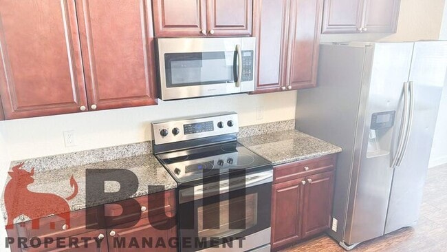 Building Photo - 1240 Evergreen Ct