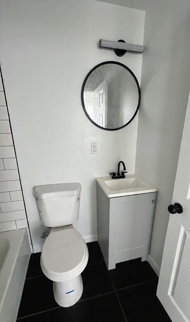 Foto del edificio - 1132 W 8th St