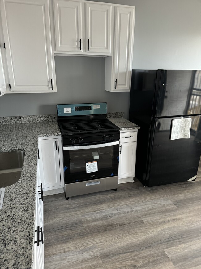 Kitchen - 3234 W Augusta Blvd