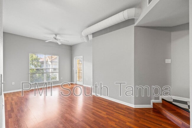 Photo - 2421 W Horatio St Apartment