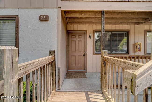 Building Photo - 522 S Kerr Ave