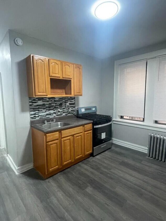 Foto principal - 1 bedroom in PASSAIC NJ 07055