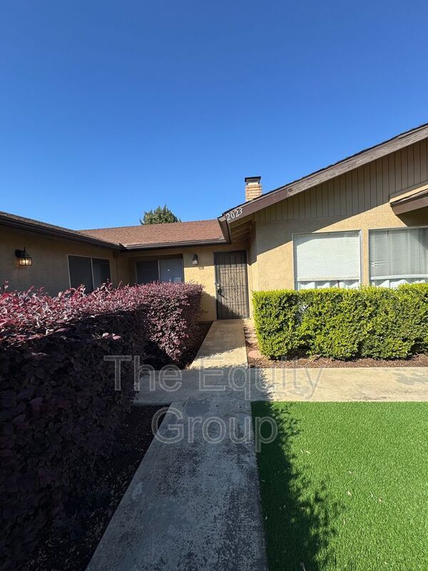 Building Photo - 2023 S Tracy Ct