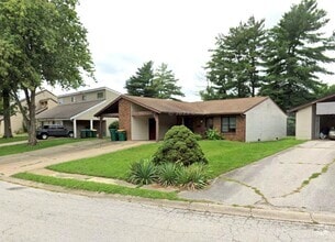 Building Photo - 813 N Cherry St