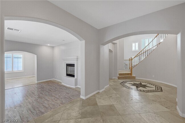 Building Photo - 345 Whispering Tree Ave