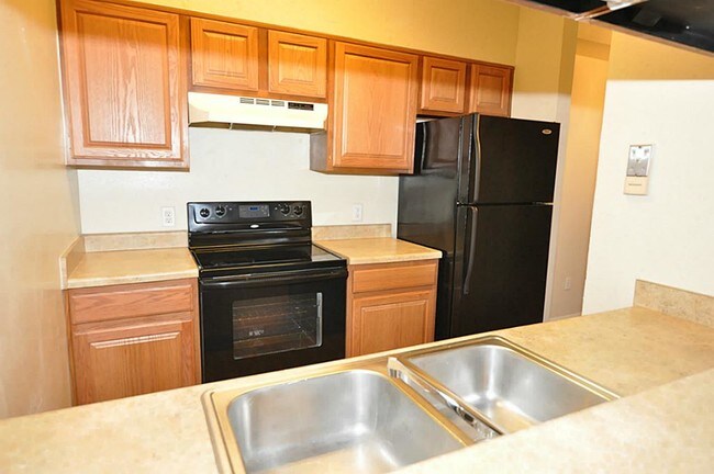 Foto del edificio - 7011 N Holiday Dr