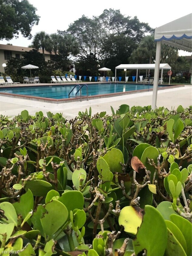 Foto del edificio - 3 br, 2.5 bath Condo - 3970 Oaks Clubhouse...