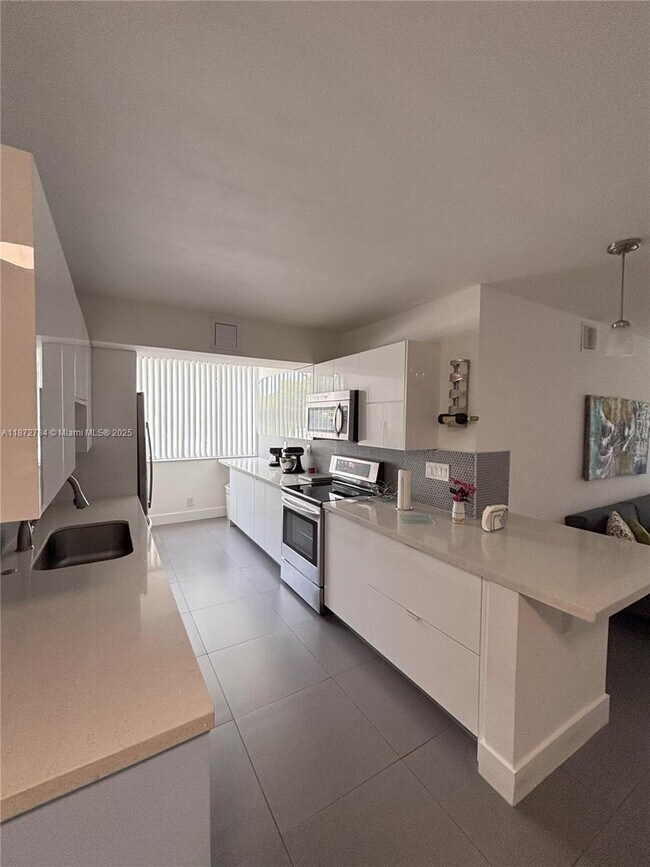 Foto del edificio - 9501 SW 1st Ct