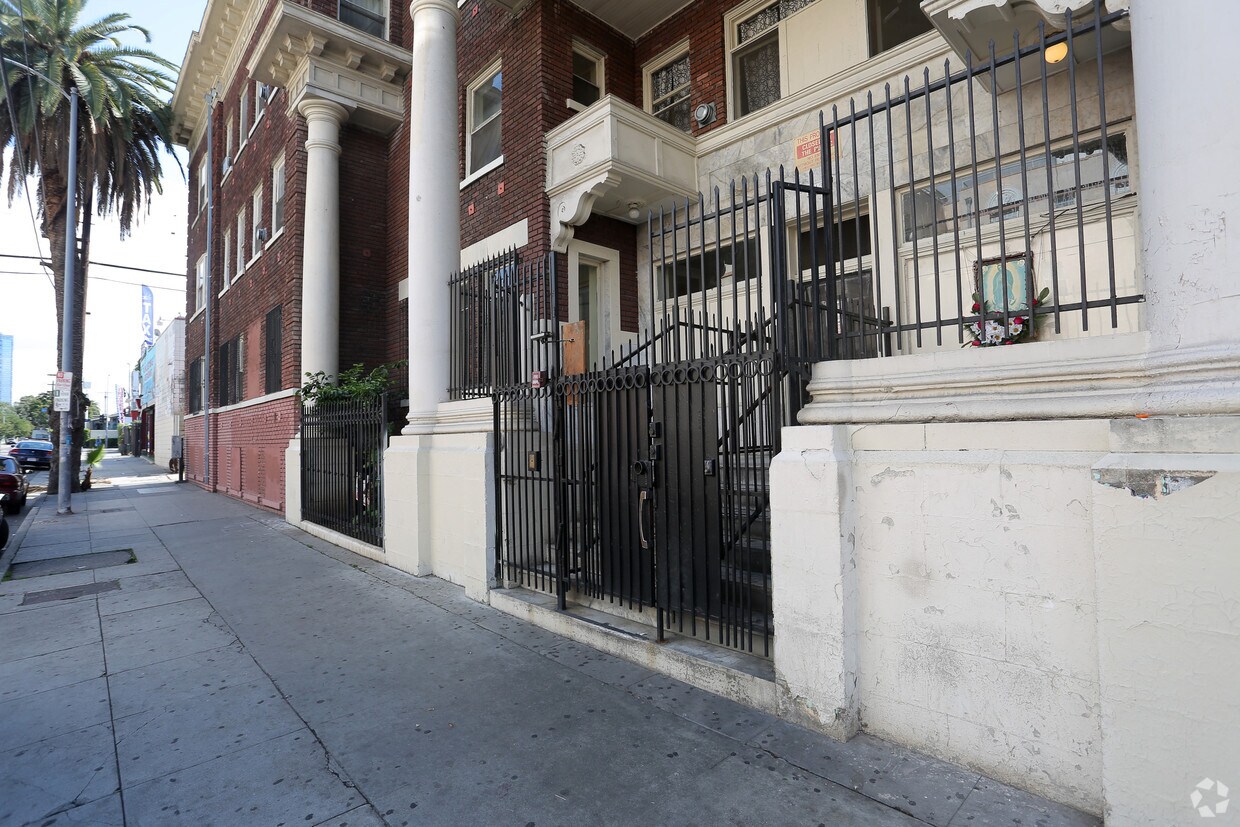 Foto del edificio - 2120 W 11th St