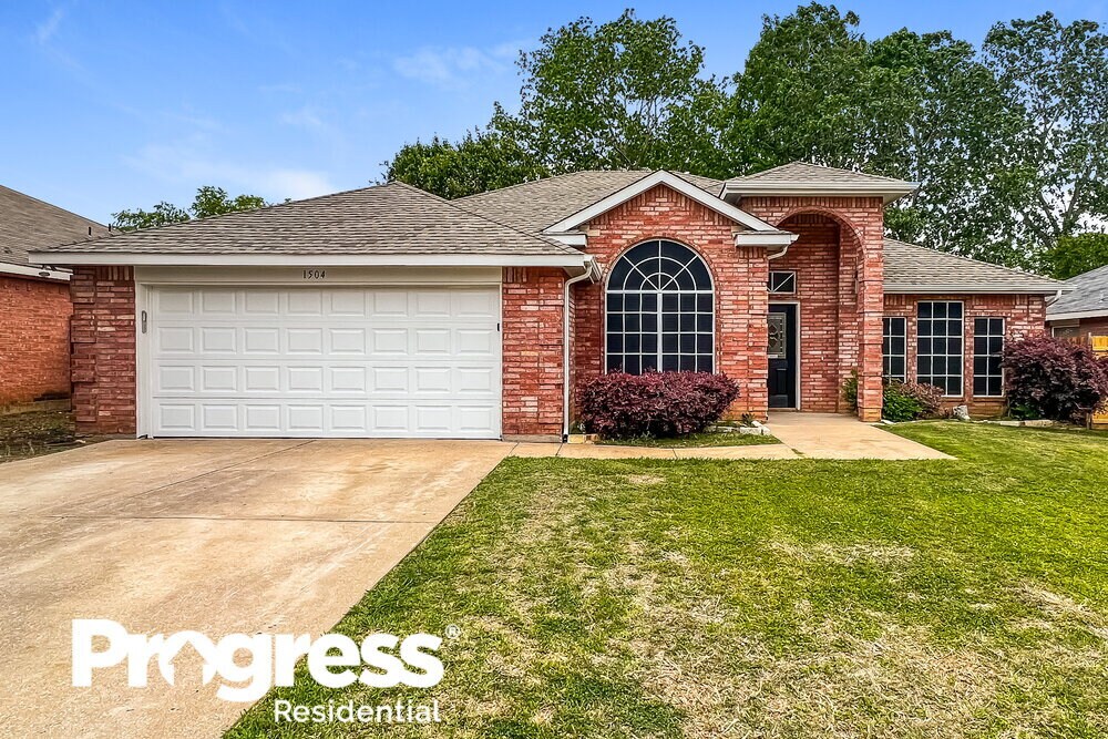 Primary Photo - 1504 Fern Dr
