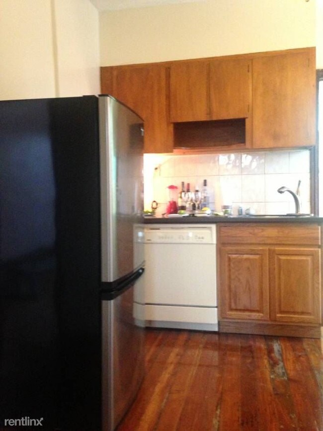 Building Photo - 1 br, 1 bath  - 1746 N 16TH ST Unit 1F