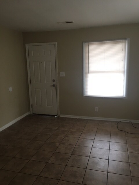 Foto del edificio - 3403 Reid Ave