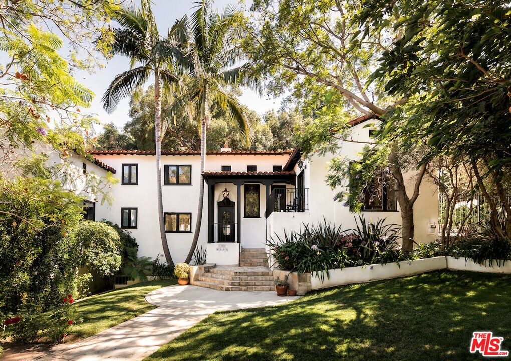 Foto principal - 5500 Red Oak Dr