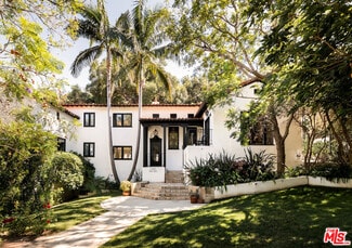 Building Photo - 5500 Red Oak Dr