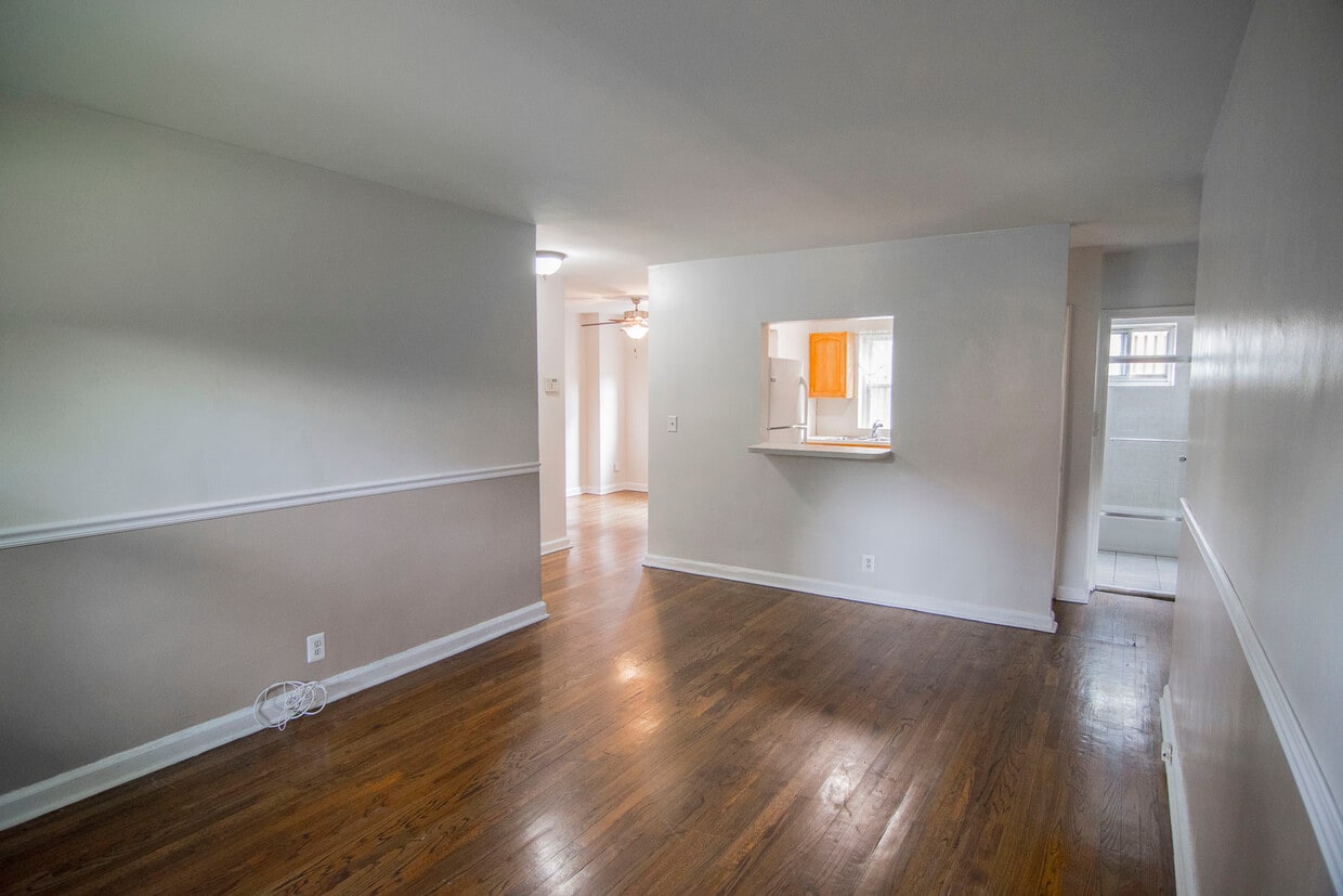 Primary Photo - 1485 E Terrace Cir