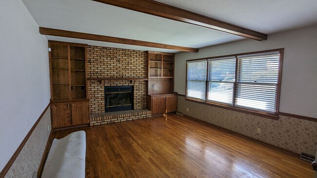 Building Photo - Big home with finished basement