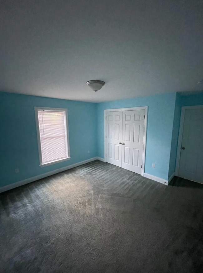 Building Photo - 62 Branning St