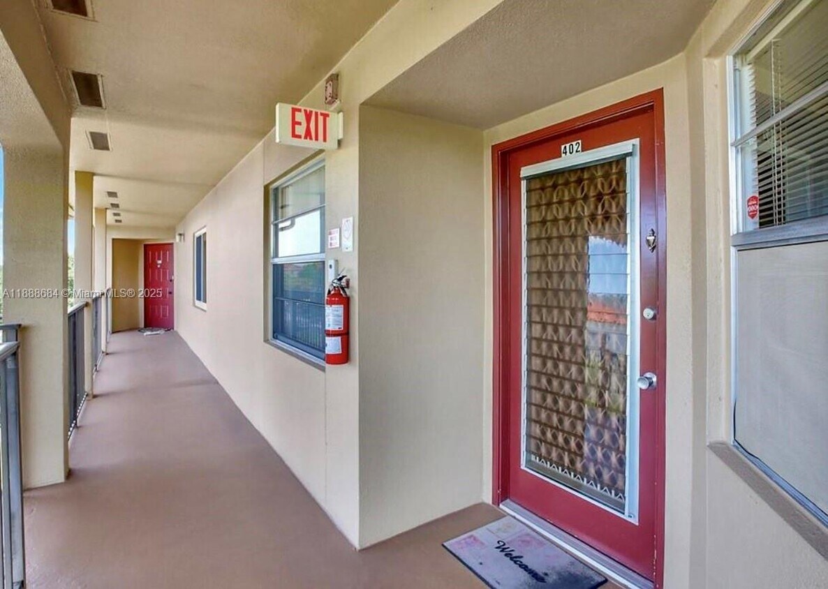 Foto principal - 1151 SW 128th Terrace