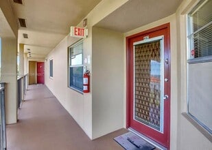 Building Photo - 1151 SW 128th Terrace