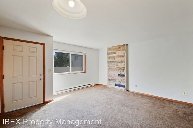 Building Photo - 2 br, 1.5 bath House - 726 Waverly Apt. #4