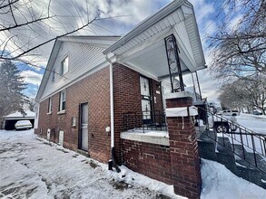 Building Photo - 15030 Rossini Dr