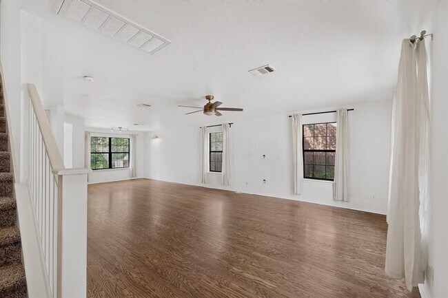 Foto del edificio - 11517 Chatam Berry Ln