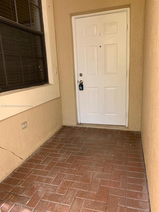 Building Photo - 3843 Pond Apple Dr