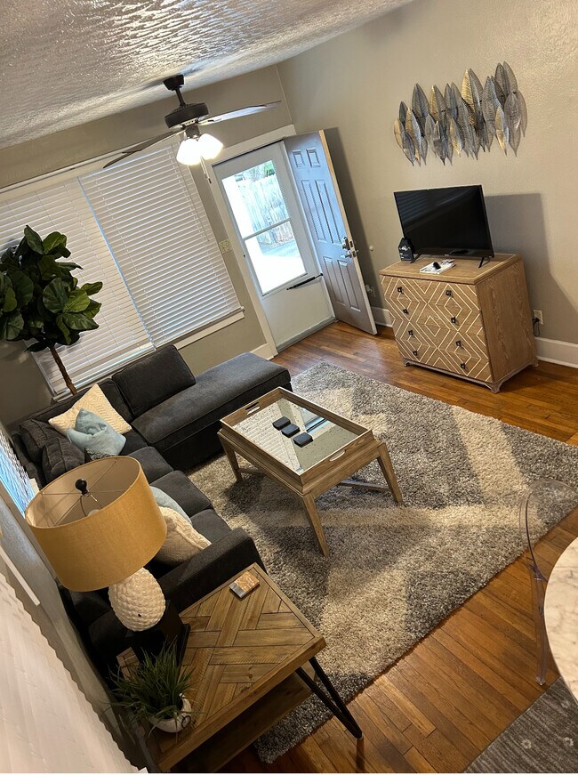 Foto del edificio - 156 Wolford St