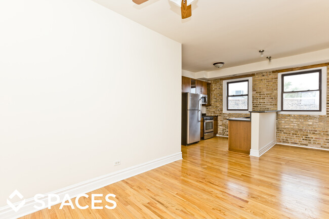 Foto del edificio - 2053 N Sheffield Ave