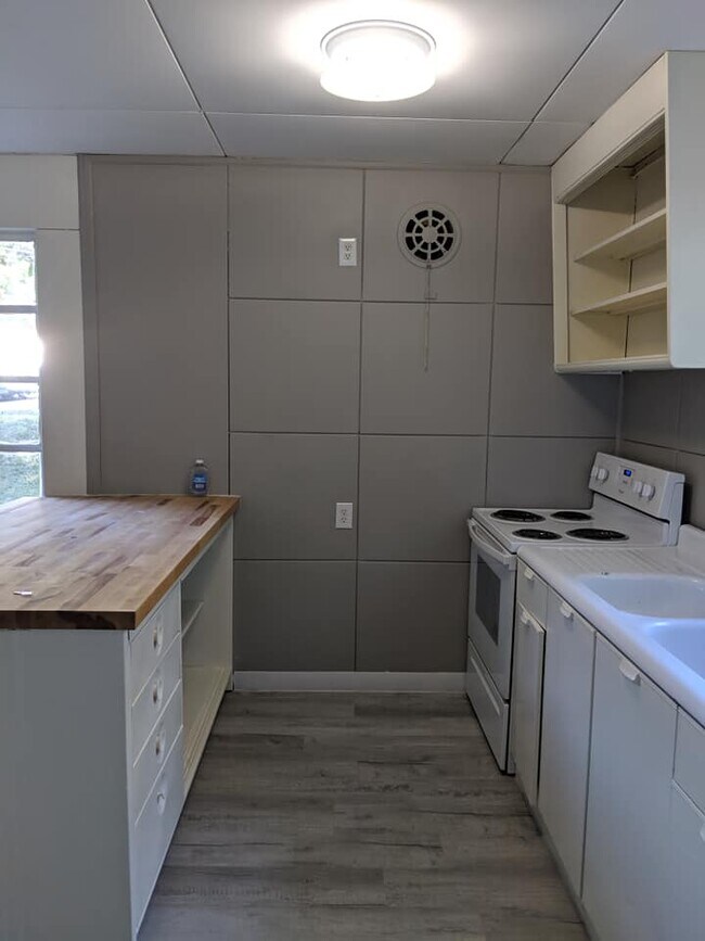 Foto del edificio - 135 Rosedale Ct
